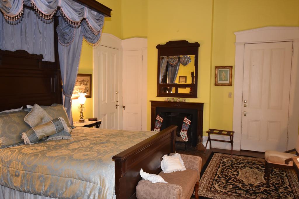 Corners Mansion Inn - A Bed And Breakfast Віксбург Екстер'єр фото